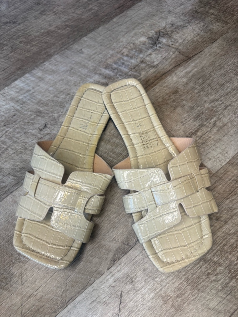 Women's Cream Croc-Embossed Slide Sandals